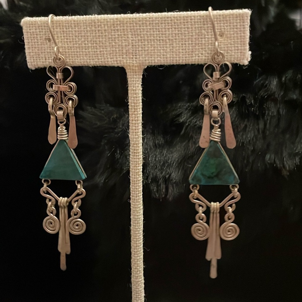 Silver and stone earrings Nice No stamp they were handcrafted got at festival. - Picture 7 of 7